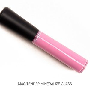 🔥HOST PICK🔥MAC LIPGLOSS Tender Mineralize Glass LIPGLOSS BRAND NEW WITHOUT BOX